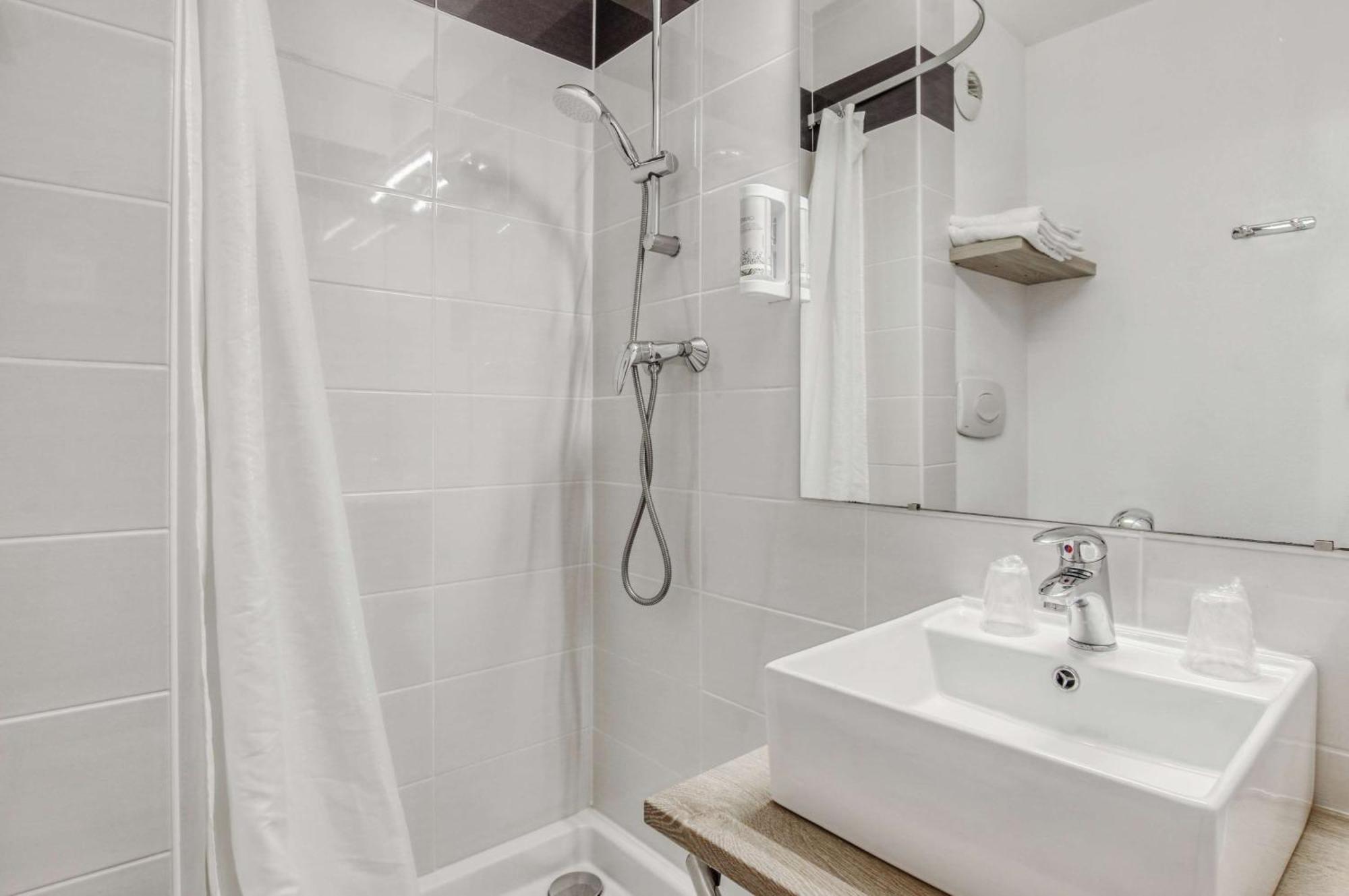 Brit Hotel Clermont-lʼHérault 외부 사진